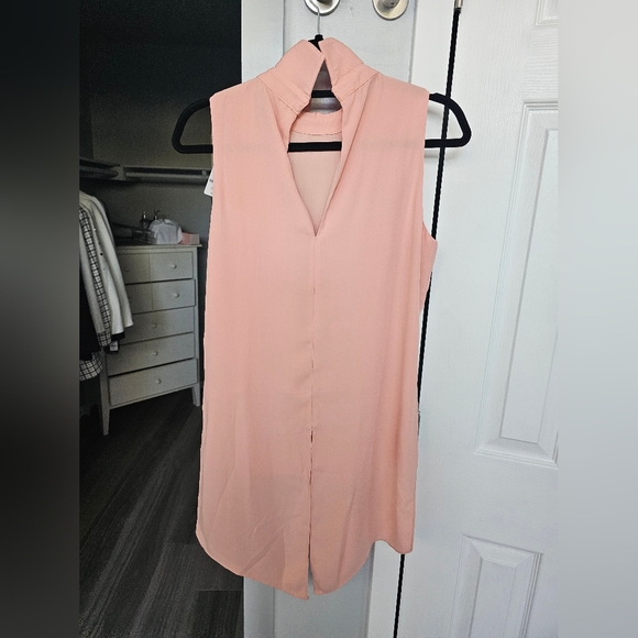Bebe Blouse tunic with tags Size S pink/salmon color very chic bows and flowy - Picture 7 of 9